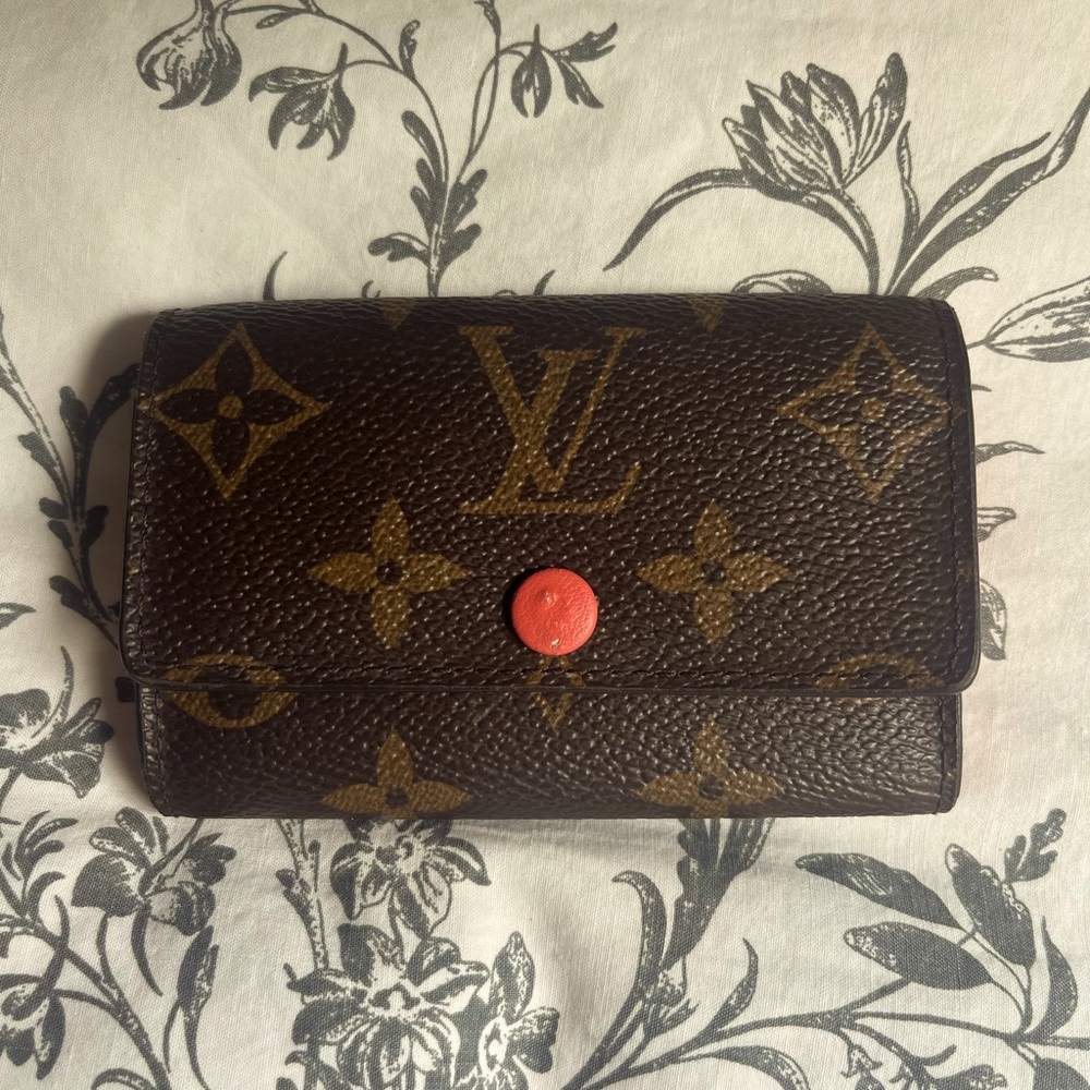 Louis Vuitton 6 Key Holder
